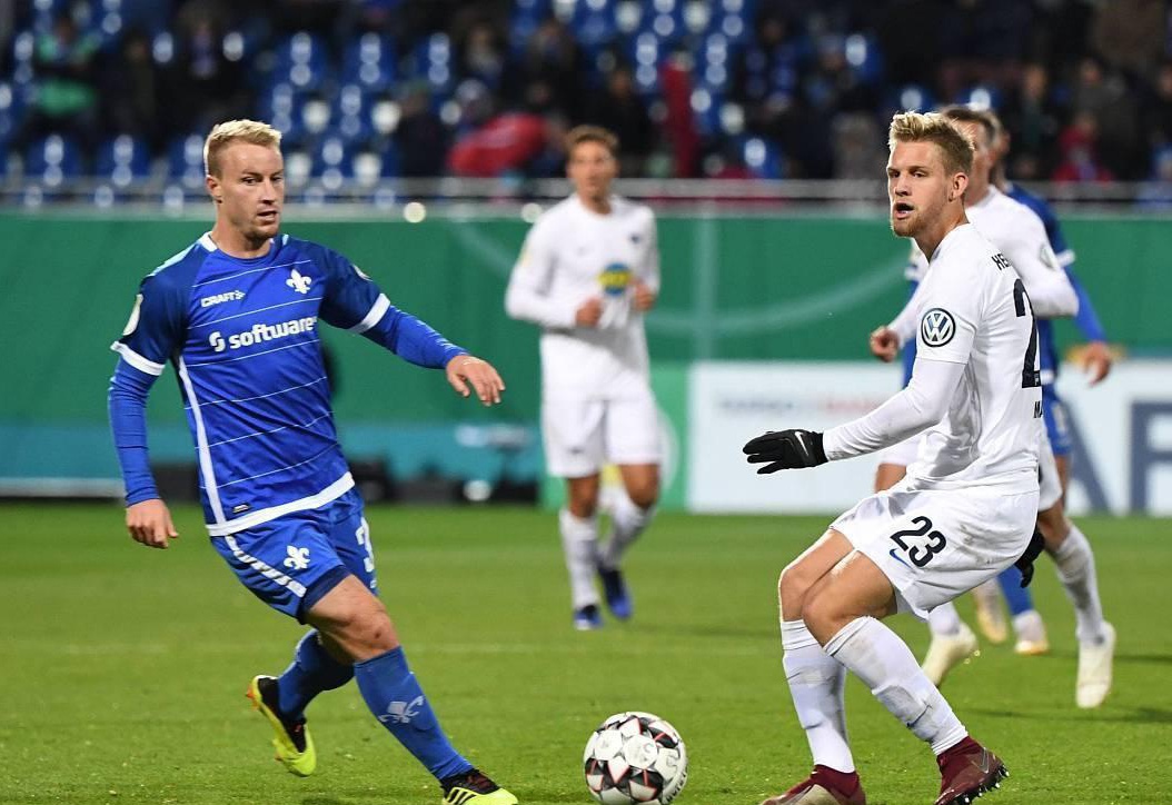 俱杯中逼平 俱杯中逼平