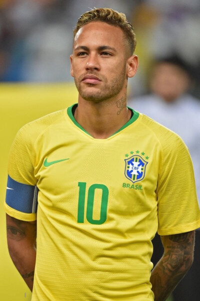 维奇曾在3 维奇曾在3