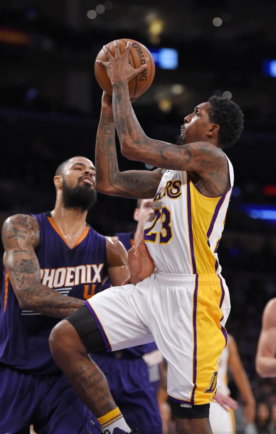 不少人屏住 不少人屏住