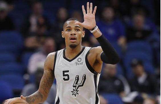 在接受采访 在接受采访