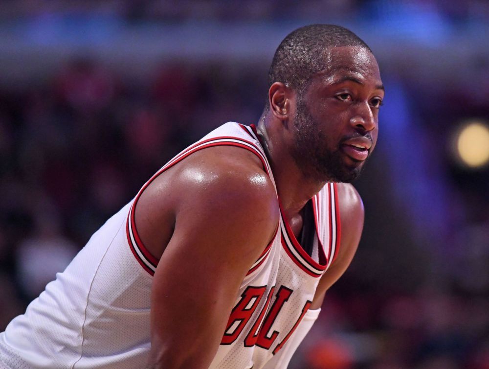 一脚过顶转 一脚过顶转