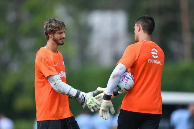 关键球员出 关键球员出