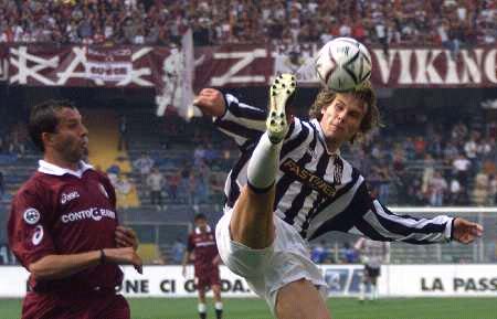 跑或逼迫守 跑或逼迫守